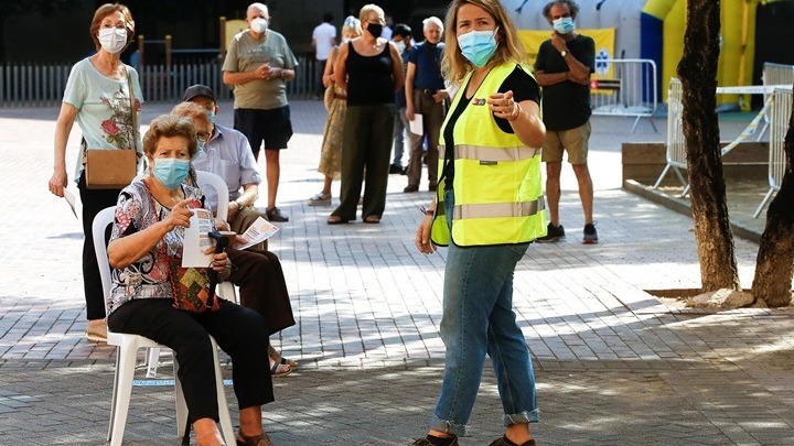 Ισπανία-Covid-19: Δάσκαλοι, επαγγελματίες υγείας διαδήλωσαν κατά του ελλιπούς σχεδιασμού