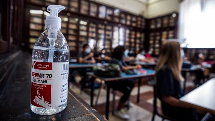 Ιταλία-κορονοϊός: 1.452 νέα κρούσματα, 12 νεκροί – Έως και τρία εκατ. δόσεις εμβολίου από την Οξφόρδη τον Νοέμβριο