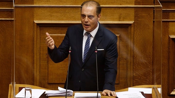 Κ. Βελόπουλος: Μην λοιδορείτε τους γονείς που αναζητούν πειστικές απαντήσεις
