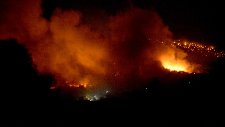 Κυβερνητικό κλιμάκιο μεταβαίνει στη Λέσβο μετά την καταστροφή στη Μόρια