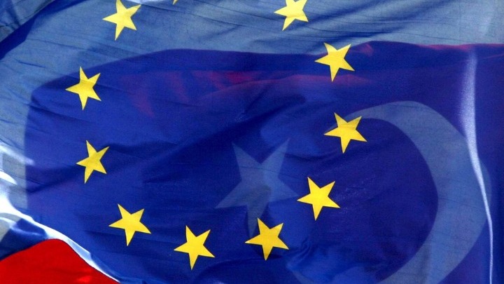 Κυρώσεις της ΕΕ σε 3 εταιρείες, ανάμεσά τους μια τουρκική, για παραβιάσεις του εμπάργκο όπλων στη Λιβύη