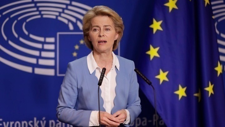 Ούρσουλα φον ντερ Λάιεν: Το Λονδίνο πρέπει να σεβαστεί τη συμφωνία με τις Βρυξέλλες