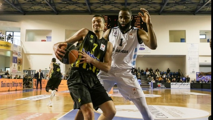 Παραμένει ο Φλιώνης στον Άρη