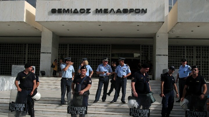 Ποινική δίωξη για κακούργημα στον έναν από τους τρεις συλληφθέντες για τα εκρηκτικά στο Κουκάκι