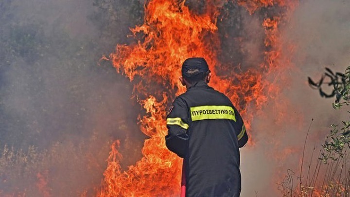 Μεγάλη πυρκαγιά στη Νέα Μάκρη