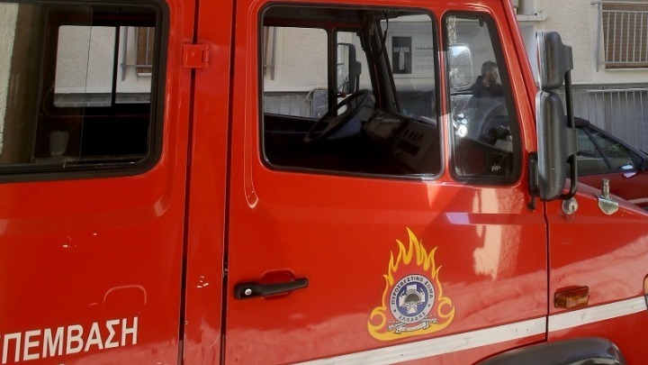 Πυρκαγιά στην Αρτέμιδα Αττικής – Κάτοικοι καλούνται να φύγουν από τα σπίτια τους