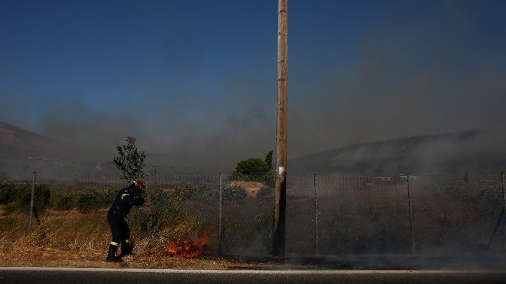 Πυρκαγιά στον Νέο Βουτζά – Δεν υπάρχει κίνδυνος για κατοικημένη περιοχή