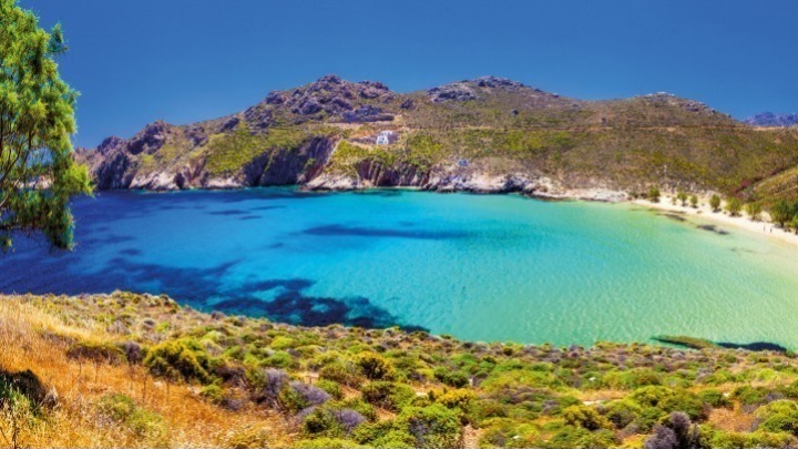 Σκύρος και Σέριφος κέρδισαν το στοίχημα του τουρισμού χάρη στους Έλληνες επισκέπτες
