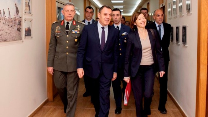 Τηλεφωνική επικοινωνία Ν. Παναγιωτόπουλου με την Γαλλίδα ομόλογό του Φλ. Παρλύ
