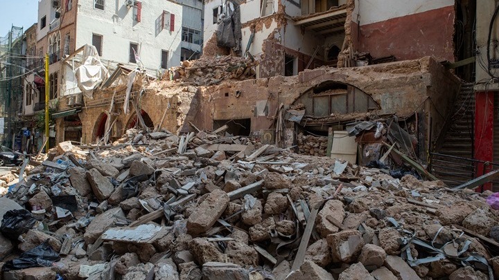 Το αρματαγωγό ΙΚΑΡΙΑ παρέδωσε σήμερα 180 τόνους ανθρωπιστικής βοήθειας στον λιμένα της Βηρυτού