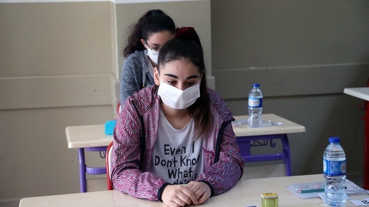 Τουρκία-Covid-19: Μόνο τα «πρωτάκια» θα πάνε σχολείο, θα συνεχιστεί η εξ αποστάσεως διδασκαλία για τις υπόλοιπες τάξεις