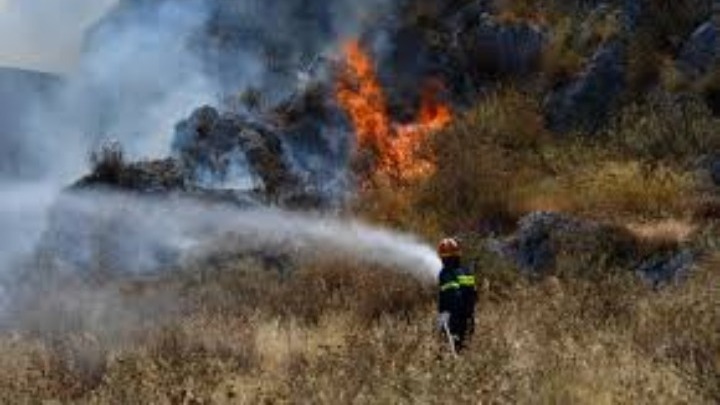 Υπό μερικό έλεγχο η πυρκαγιά στην περιοχή Άγιος Κυπριανός,στη Λακωνία