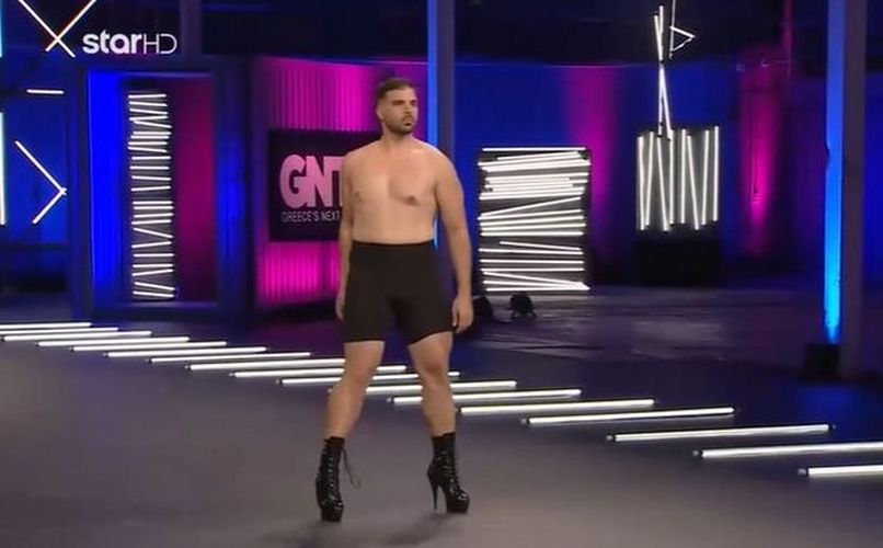 GNTM: Θεσσαλονικιός έκανε πασαρέλα με τακούνια και πήρε 4 «ναι» (vd)