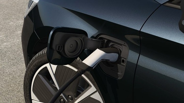Οι πωλήσεις των υβριδικών plug- in αυτοκινήτων αυξήθηκαν κατά 133,9% στην Ευρώπη το δεύτερο τρίμηνο του 2020