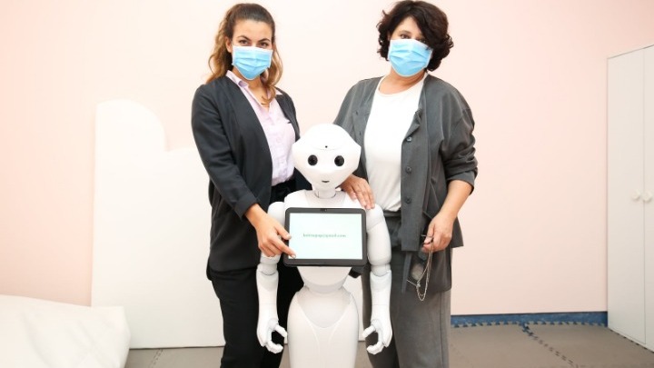Pepper, ένα κοινωνικό ρομπότ στο Παπαγεωργίου εξοικειώνει αυτιστικά παιδιά με τις χρηματικές συναλλαγές