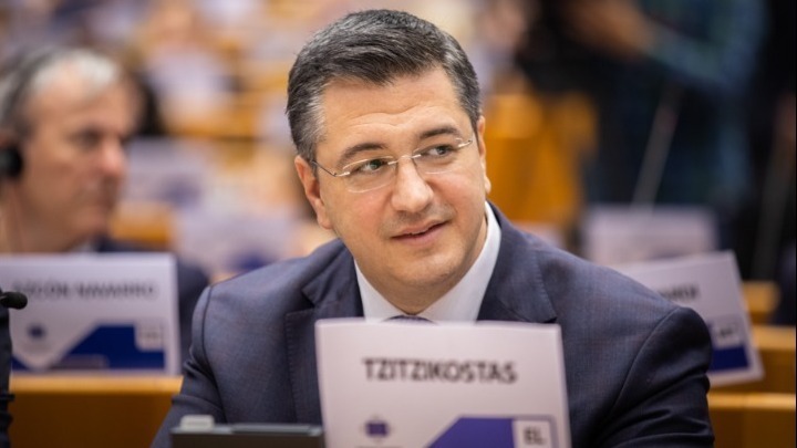 Απ. Τζιτζικώστας: Να υποστηρίξουμε μια ισχυρή κοινωνική Ευρώπη