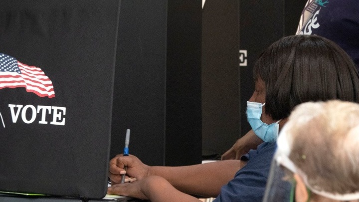 Από το δικαίωμα στην άμβλωση ως τα ψυχοτρόπα μανιτάρια οι Αμερικανοί καλούνται να αποφασίσουν στις 3 Νοεμβρίου για μια σειρά θεμάτων