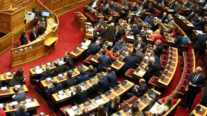 Βουλή: Υπερψηφίστηκαν οι αλλαγές στον Κανονισμό