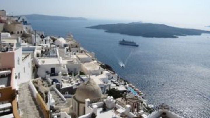 Βρετανία: Λέσβος, Τήνος, Σέριφος, Σαντορίνη και Ζάκυνθος στον κατάλογο με τους ασφαλείς προορισμούς