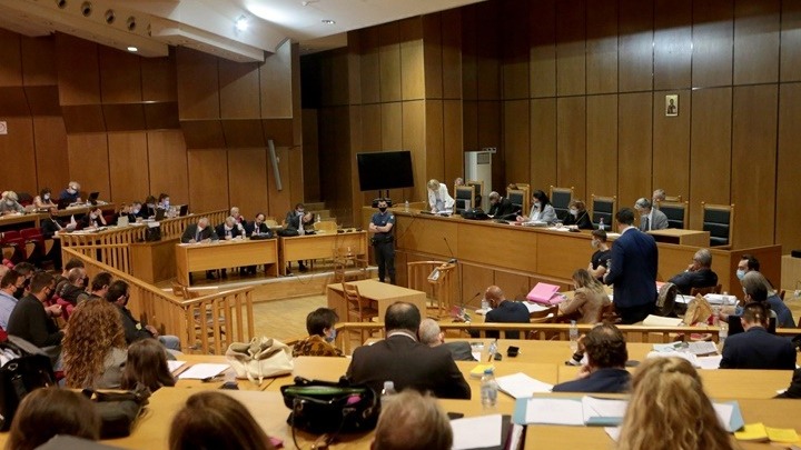 Δίκη Χρυσής Αυγής: Με φόντο τη φυλακή για όσους καταδικάστηκαν σε πρόσκαιρες καθείρξεις, συνεχίζεται η δίκη για τις αναστολές