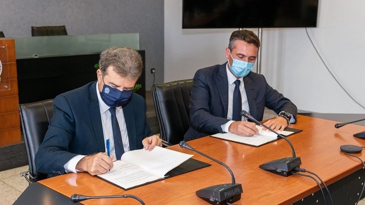 Eνίσχυση της συνεργασίας του υπ. Προστασίας του Πολίτη με την «Παπαστράτος» για την καταπολέμηση του παράνομου εμπορίου προϊόντων καπνού