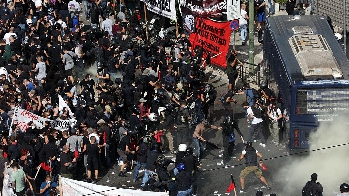 Η ΕΛ.ΑΣ για τα επεισόδια στο Εφετείο – ΕΔΕ σε βάρος αστυνομικού μετά από καταγγελίες του Γιάνη Βαρουφάκη