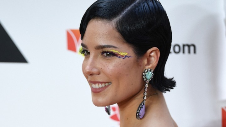 Η Halsey γιόρτασε τα γενέθλιά της με το τραγούδι «929»