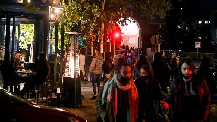 Ιταλία-Covid-19: Από αυτό το σαββατοκύριακο θα ζητήσουμε να επιβληθεί απαγόρευση κυκλοφορίας τη νύχτα, δήλωσε ο περιφερειάρχης της Καμπανίας