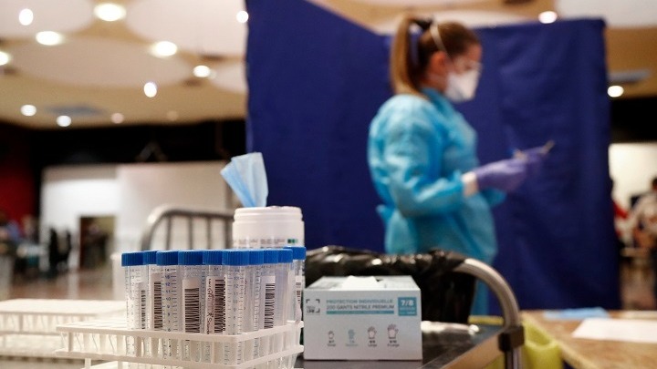Κορονοϊός-Ελλάδα: 882 νέα κρούσματα, 90 διασωληνωμένοι, 15 θάνατοι