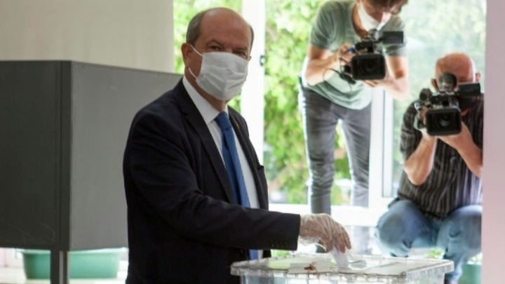 Κύπρος- Ερσίν Τατάρ: Tείνω χείρα ειρήνης, χείρα φιλίας προς τον ελληνοκυπριακό λαό