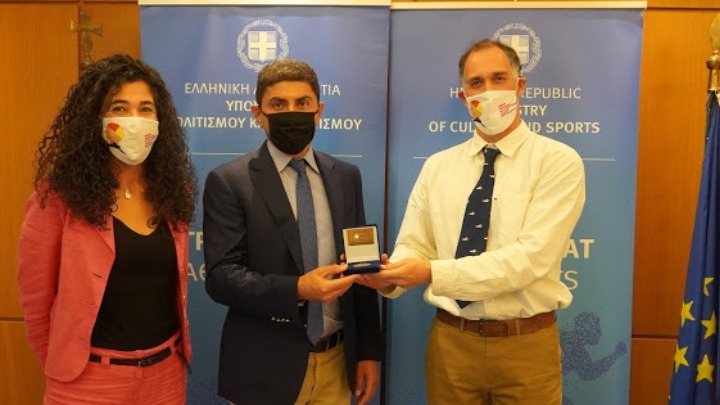 Μετάλλιο στον Αυγενάκη από την Ένωση Αθλητικής Ναυαγοσωστικής Ελλάδας
