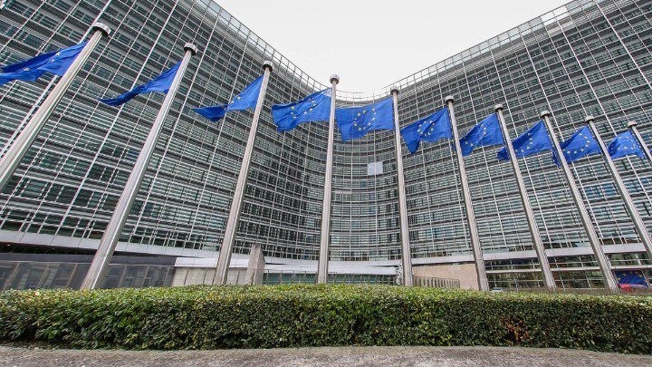 Οι Βρυξέλλες καλούν για την πλήρη εφαρμογή της συμφωνίας κατάπαυσης του πυρός στη Λιβύη