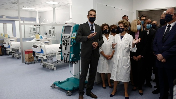Στα εγκαίνια των 50 ΜΕΘ στο νοσοκομείο “Σωτηρία” ο πρωθυπουργός: «Οι επόμενοι μήνες θα είναι κρίσιμοι»