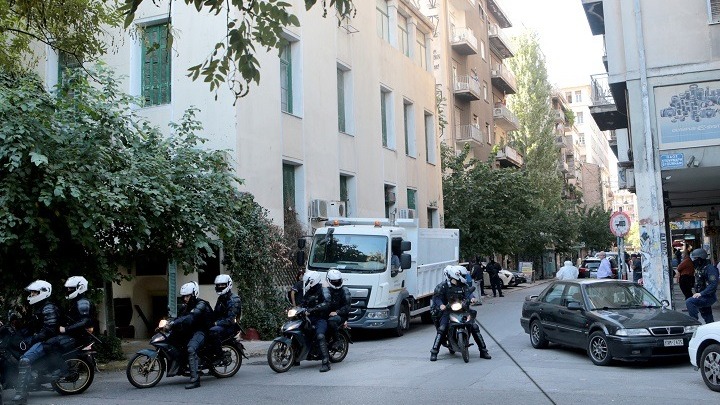 Σύλληψη πέντε ατόμων κατά την εκκένωση υπό κατάληψη κτιρίου στα Εξάρχεια
