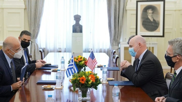 Συνάντηση Ν. Δένδια – Κλαρκ Κούπερ: Συνεργασία Ελλάδας – ΗΠΑ για την προώθηση της περιφερειακής ασφάλειας