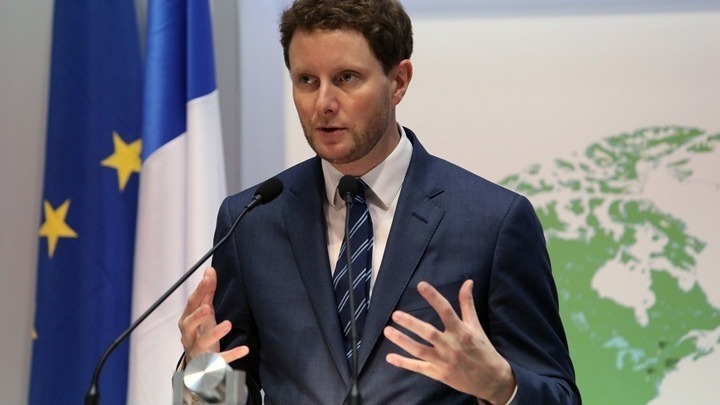 Ζ.Νταρμανέν: Η Γαλλία πρέπει να προετοιμαστεί για “δύσκολες αποφάσεις” όσον αφορά τη λήψη νέων μέτρων