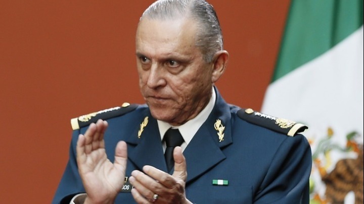 Απελαύνεται  από τις ΗΠΑ πρώην υπ. Άμυνας του Μεξικού, που αντιμετώπιζε δίωξη για διακίνηση ναρκωτικών