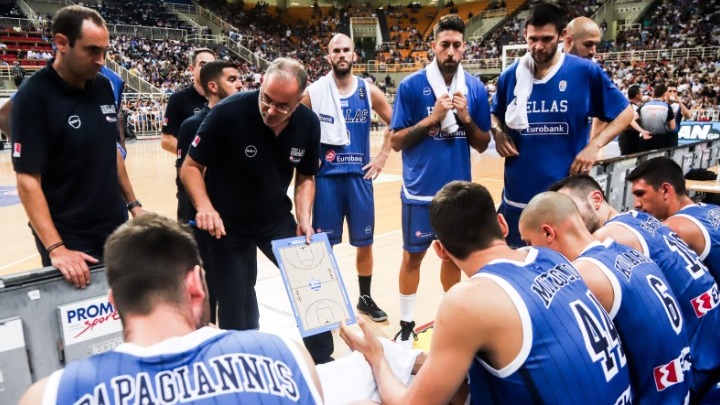 Χωρίς «αιώνιους» οι κλήσεις του Σκουρτόπουλου