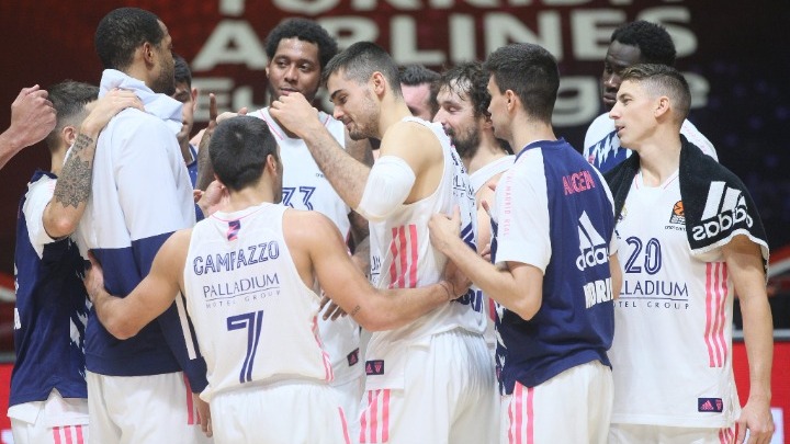 Χρειάστηκε 14 τρίποντα για να περάσει από το Βελιγράδι η Ρεάλ