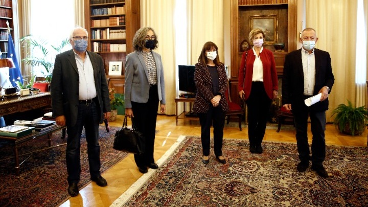 Δηλώσεις εκπροσώπων κομμάτων και φορέων -μετά τη συνάντηση με την ΠτΔ- για την απαγόρευση συνάθροισης άνω των 4 ατόμων