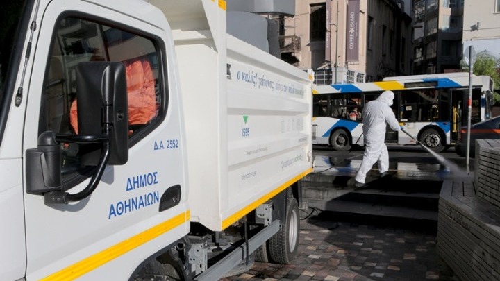 Δήμος Αθηναίων: Μεγάλη δράση καθαρισμού- απολύμανσης περιμετρικά της Ομόνοιας