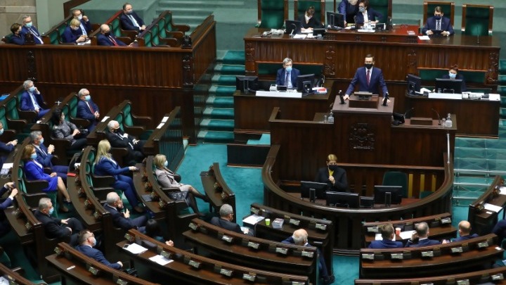 Ενέκρινε το κοινοβούλιο της Πολωνίας το βέτο στον πολυετή προϋπολογισμό της ΕΕ
