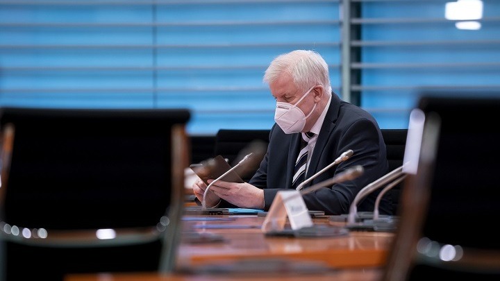 Γερμανός ΥΠΕΣ: Η απειλή από ισλαμιστές τρομοκράτες στη Γερμανία είναι μεγάλη, αλλά δεν αντιμετωπίζεται με ακτιβισμό