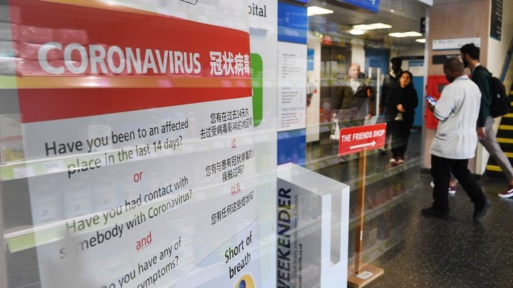 Η Βρετανία απαγορεύει την είσοδο στο έδαφός της όλων των ταξιδιωτών από τη Δανία