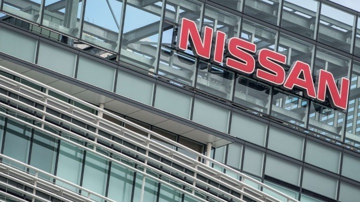 Η Nissan διερευνά πιθανή πώληση μετοχών της Mitsubishi