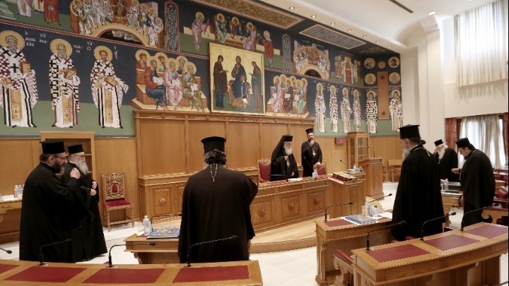 Μονή Πετράκη: Επίθεση με βιτριόλι σε Μητροπολιτές – Κατηγορούμενος για υπόθεση ναρκωτικών ο δράστης (vid+ pic)