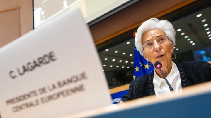 Κρ.Λαγκάρντ: Αύξηση του έκτακτου προγράμματος αγορών ομολόγων και των δανείων στις τράπεζες