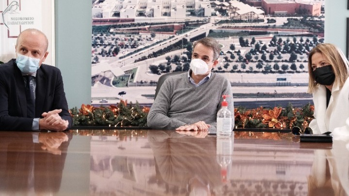 Κυρ. Μητσοτάκης: Πολύ πιο περιορισμένα Χριστούγεννα με τις οικογένειες μας, ενδεχομένως μια οικογένεια ακόμα