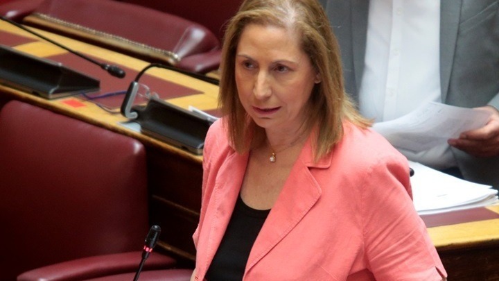 Μ. Ξενογιαννακοπούλου: Το υπ. Εργασίας να αποσαφηνίσει εάν πραγματικά καταβλήθηκαν αυξημένες οι προσωρινές συντάξεις