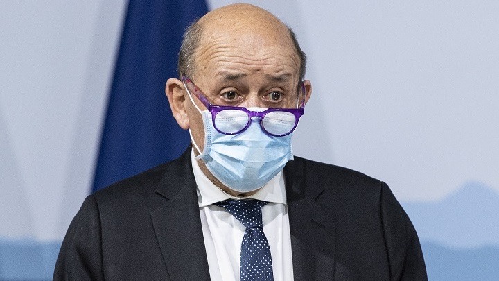 Ο Γάλλος ΥΠΕΞ συμμερίζεται την άποψη του Τζο Μπάιντεν περί ανευθυνότητας Τραμπ